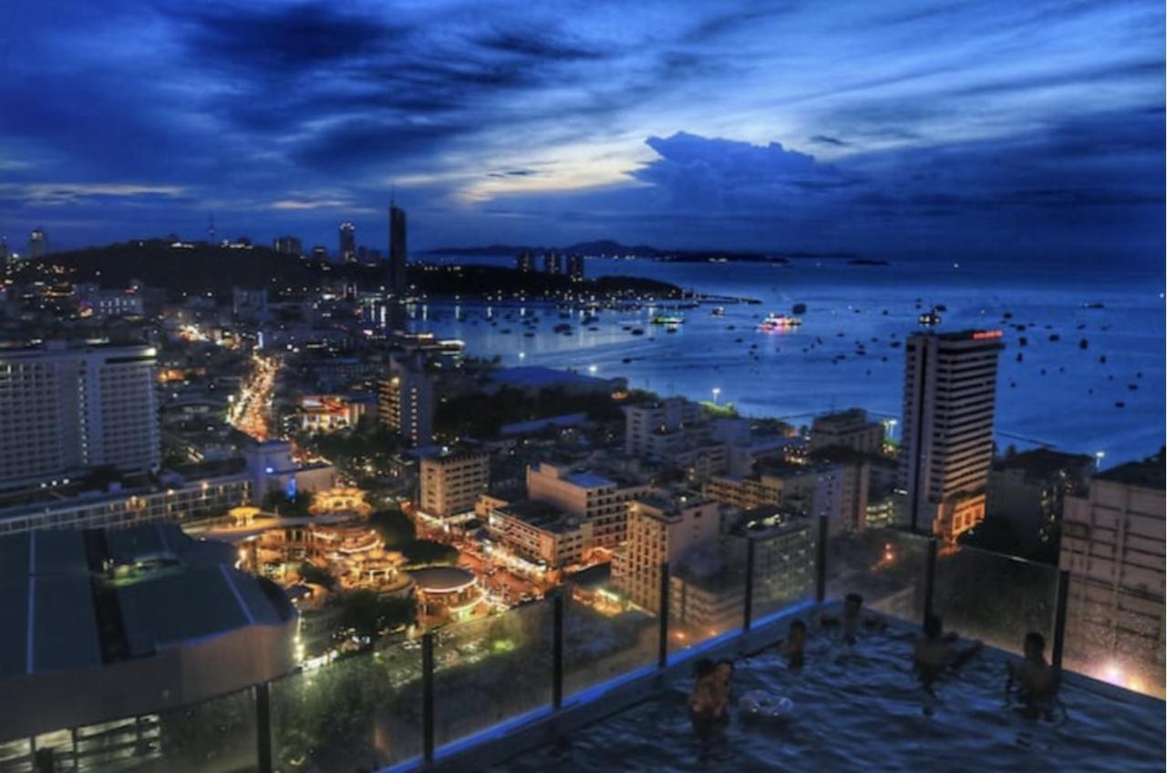 The Base Central Pattaya By Wwc Exteriör bild