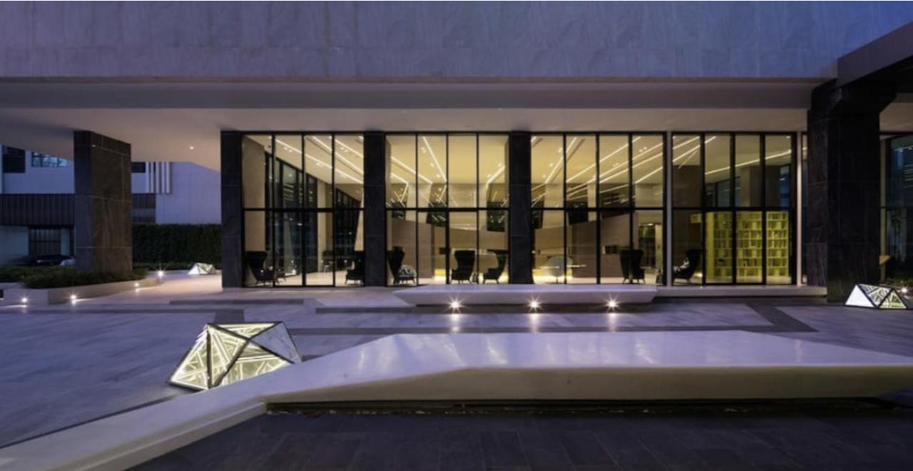 The Base Central Pattaya By Wwc Exteriör bild