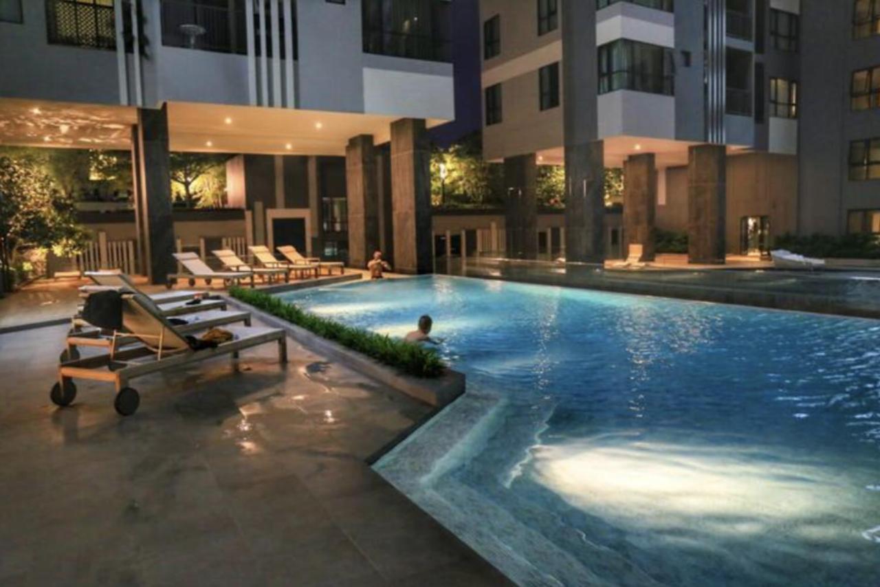 The Base Central Pattaya By Wwc Exteriör bild