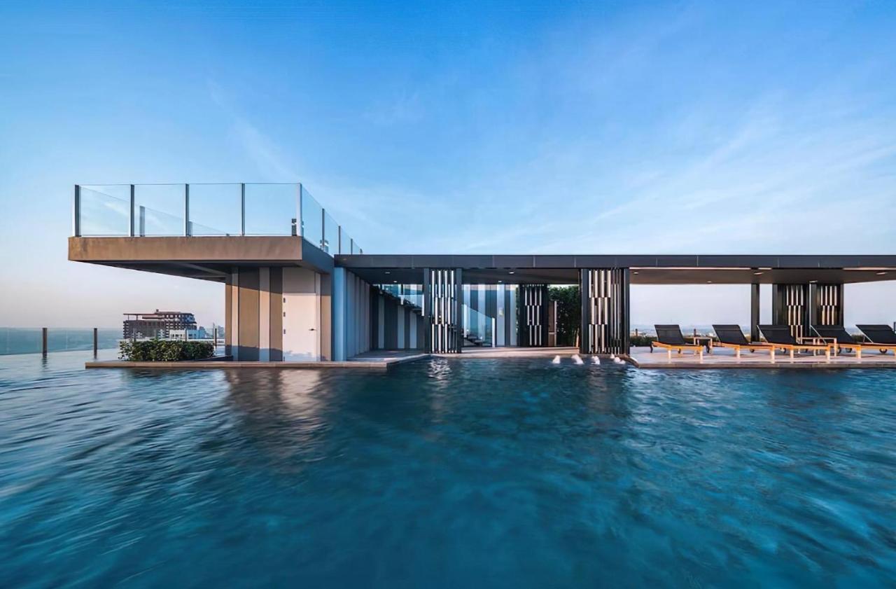 The Base Central Pattaya By Wwc Exteriör bild