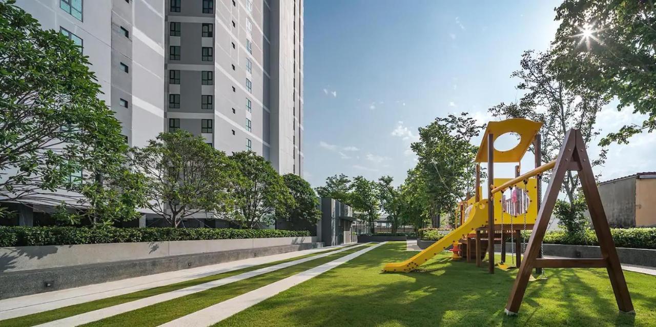 The Base Central Pattaya By Wwc Exteriör bild