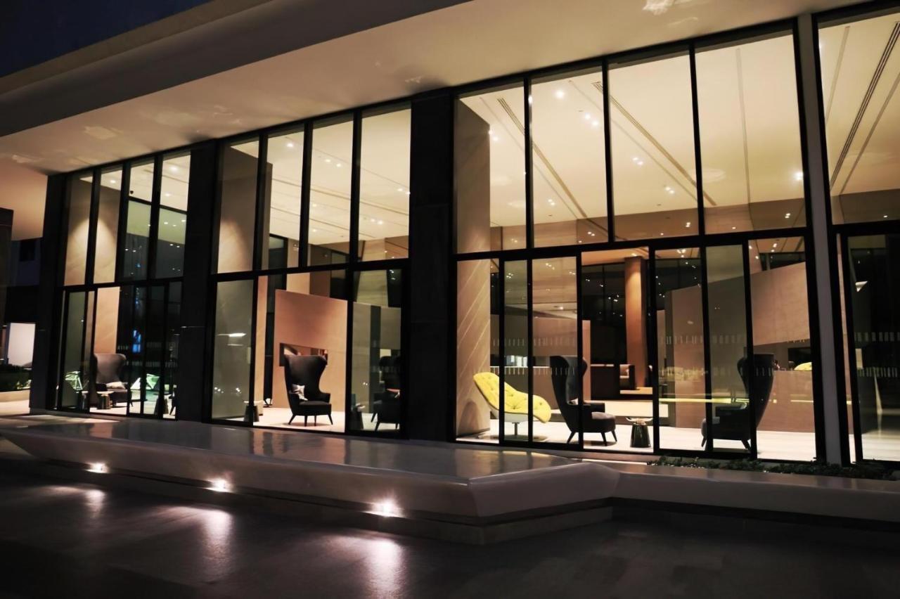 The Base Central Pattaya By Wwc Exteriör bild