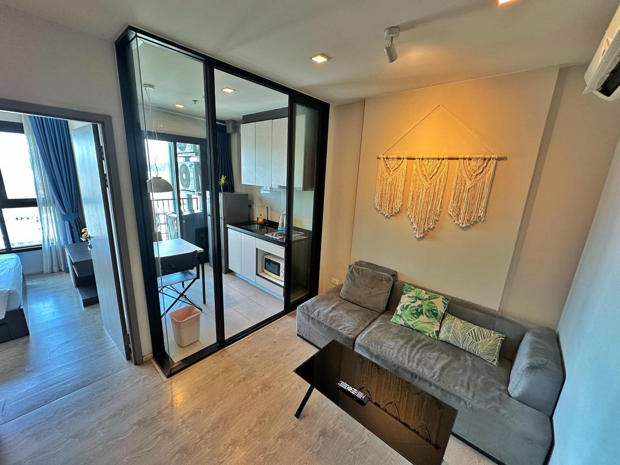 The Base Central Pattaya By Wwc Exteriör bild