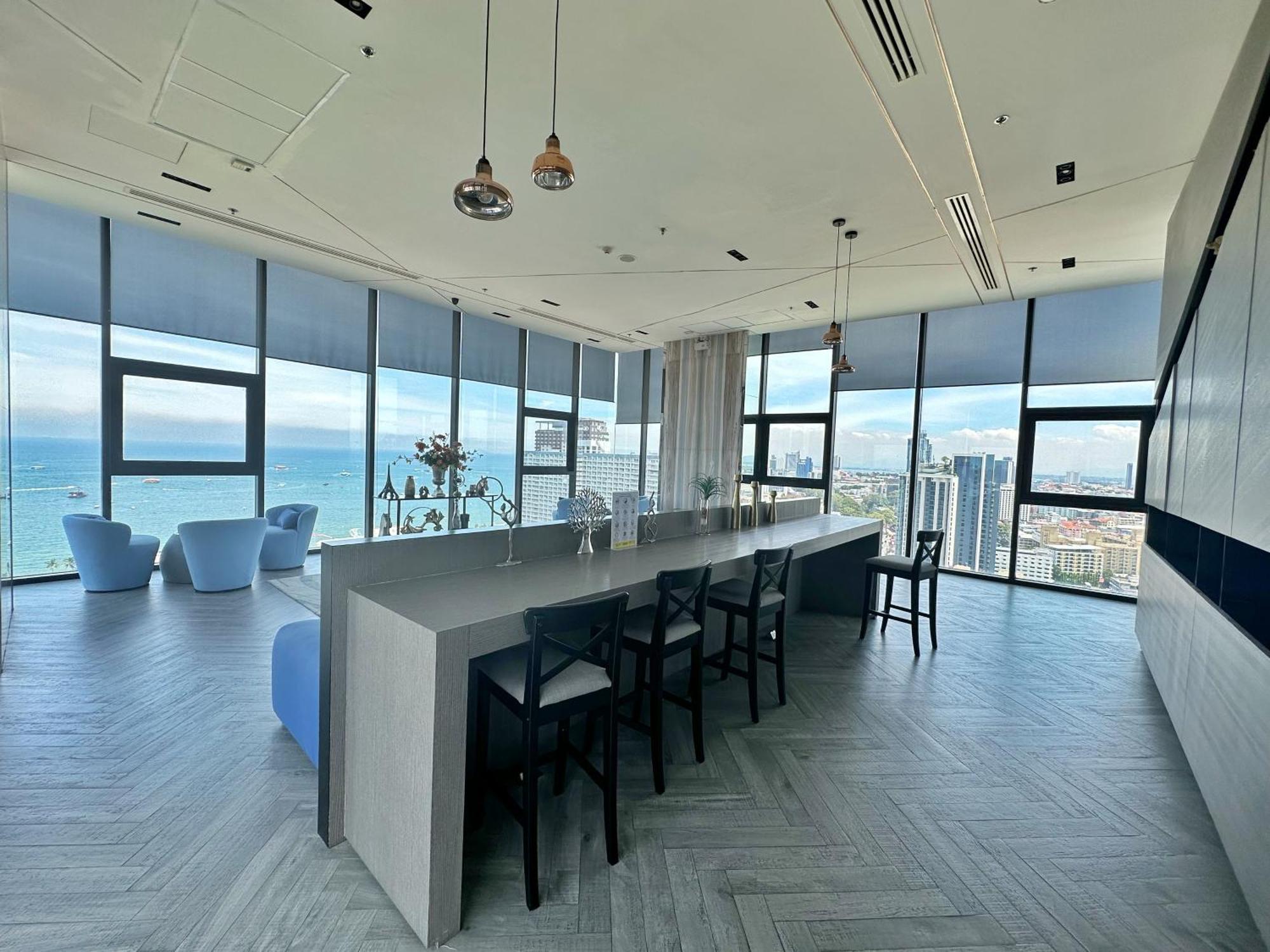 The Base Central Pattaya By Wwc Exteriör bild