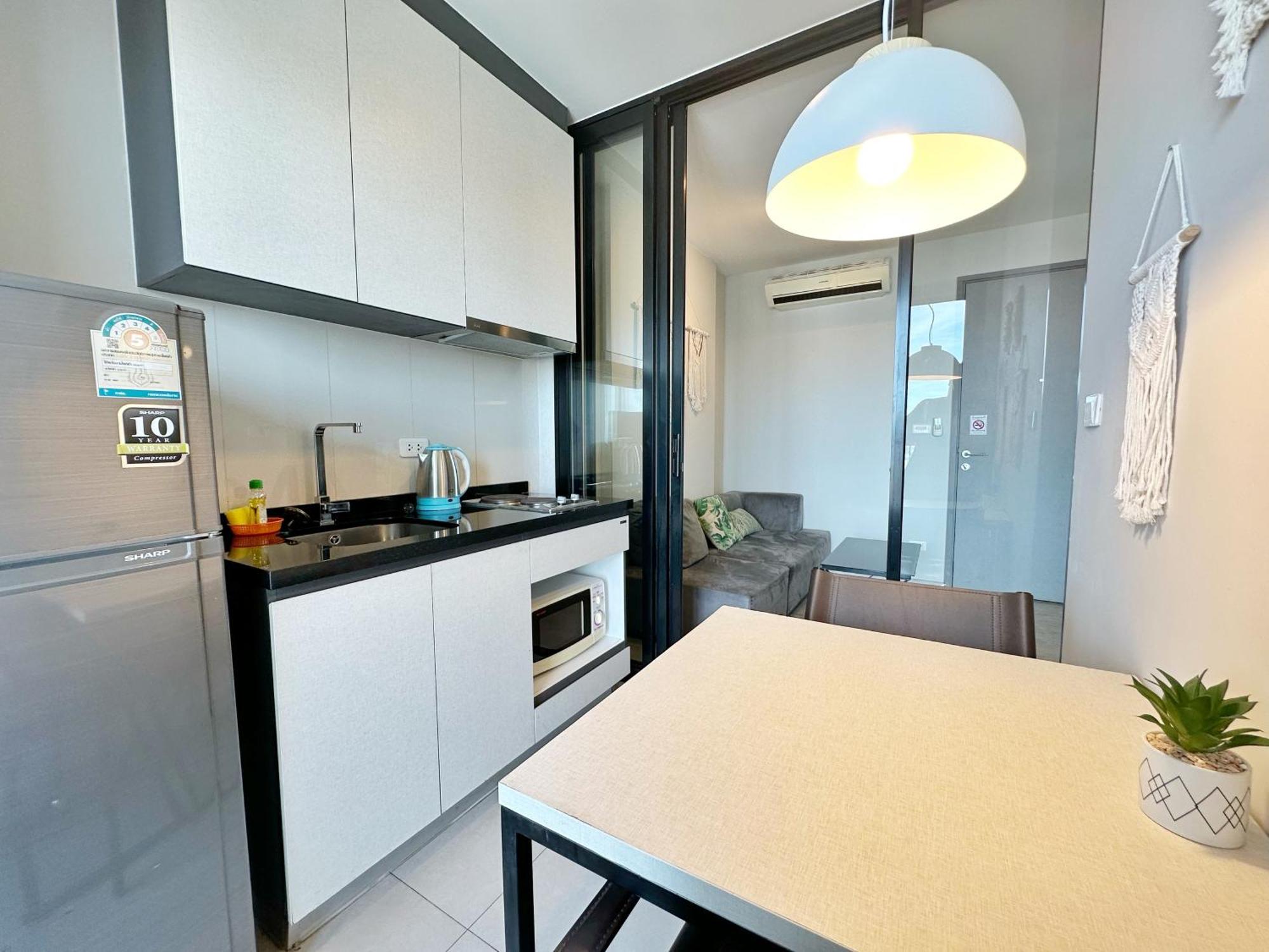 The Base Central Pattaya By Wwc Exteriör bild