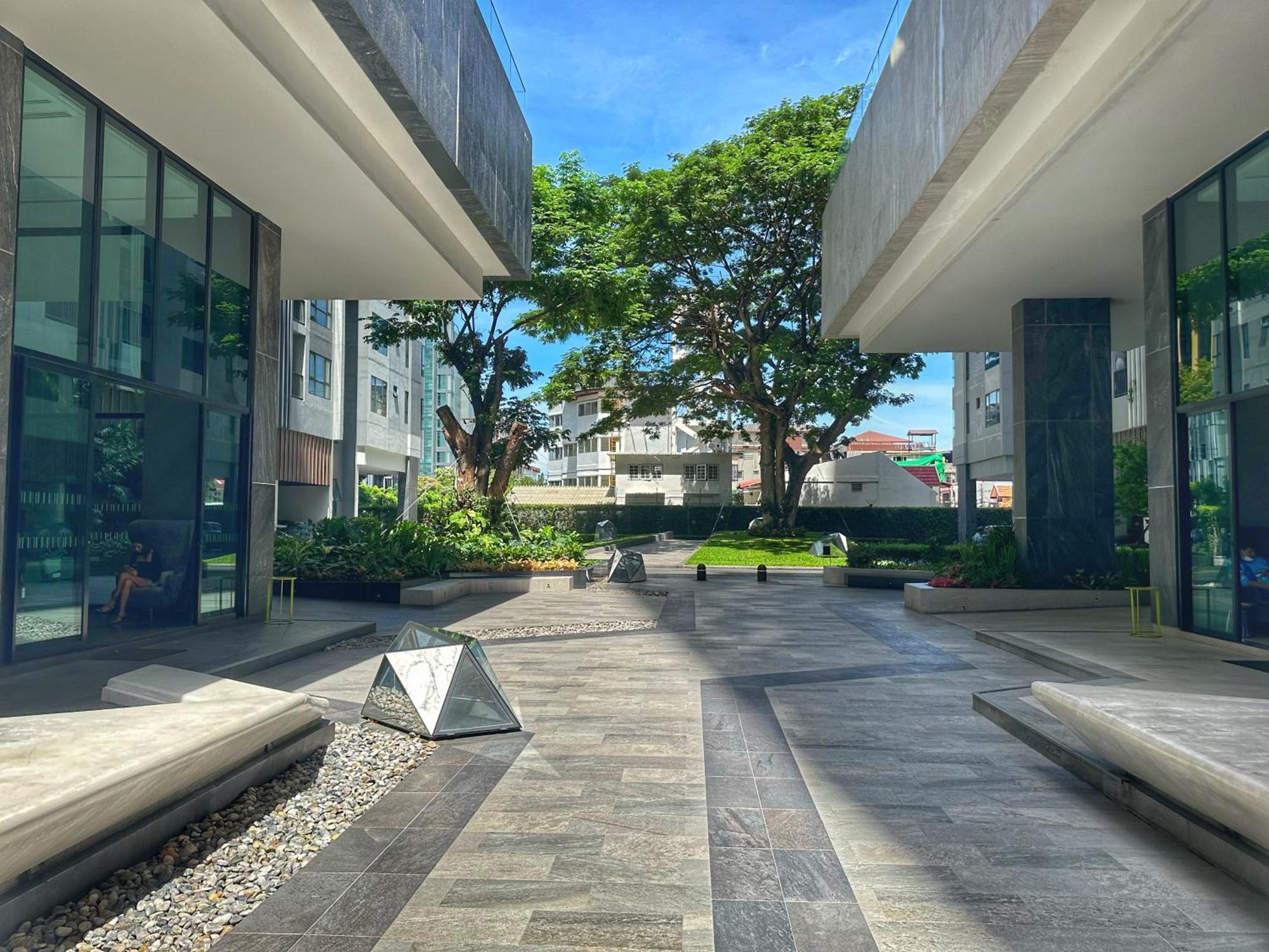 The Base Central Pattaya By Wwc Exteriör bild
